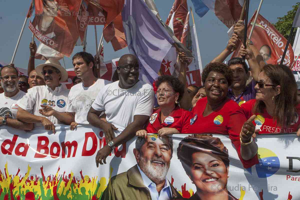 PRESIDENTIAL  CAMPAIGN WALK IN SUPPORT OF DILMA ROUSSEFF
