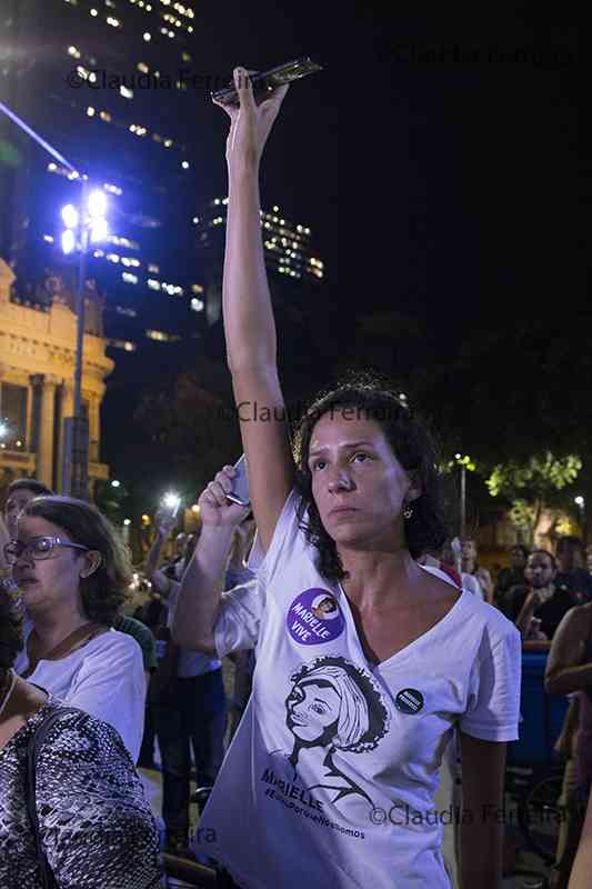 ATO LUZES PARA MARIELLE E ANDERSON