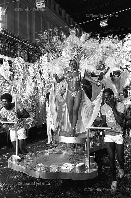 Parade of Recreative Society  Samba School Beija-Flor de Nilópolis. 