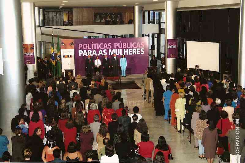 Posse de Emília Fernandes ao cargo de Ministra da Secretaria Nacional de Políticas para as Mulheres 